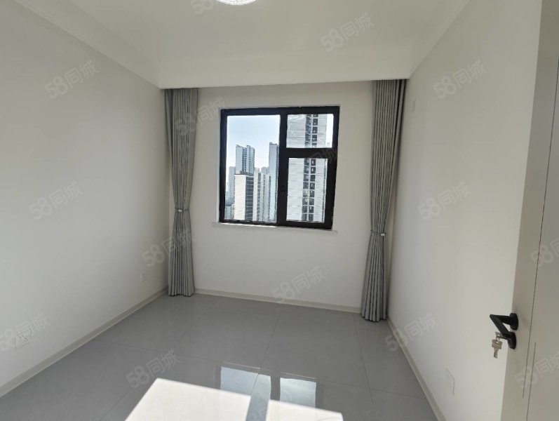 南湖公馆3室2厅2卫126㎡南北92万