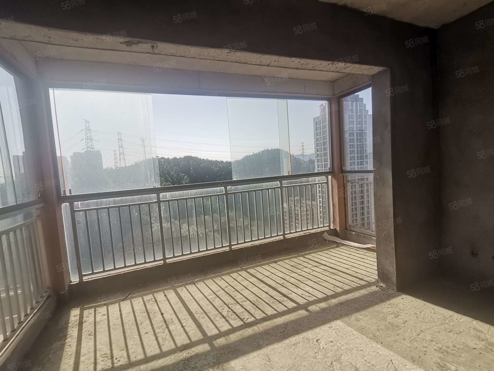 皓景丽苑3室2厅2卫118.68㎡南北53.8万