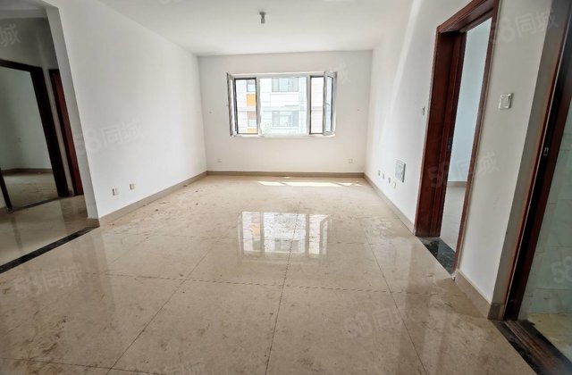 岳庄御府 正规商品房 次新小区 南北通透 刚需小三居