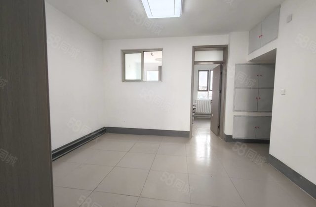 光明  旁  双力家属院 三居送储 免大税 仅售29万