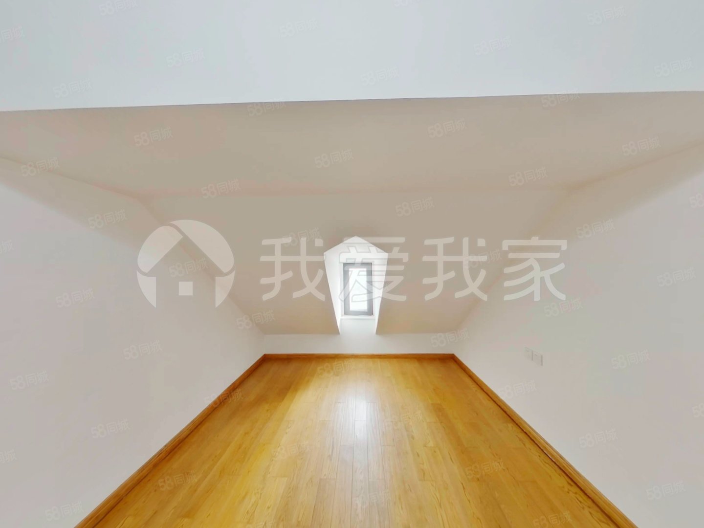 金科王府(別墅)5室3廳4衛(wèi)207.65㎡南北745萬