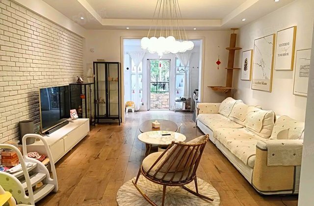 中铁逸都国际(A区)4室2厅126.19㎡140万二手房图片