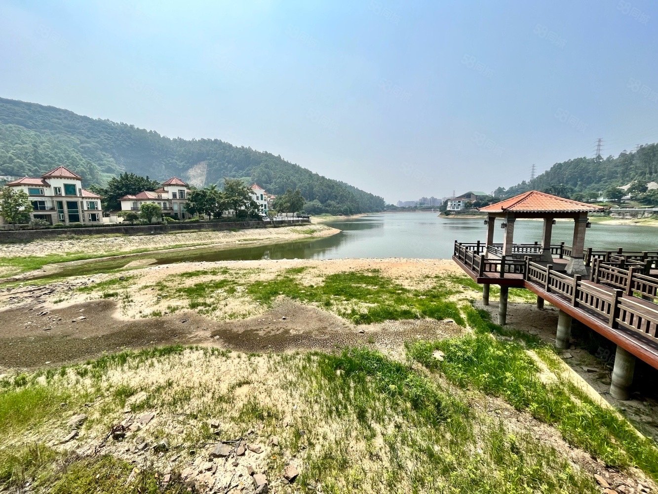 金湖花园(别墅)5室2厅4卫255.3㎡南北2180万