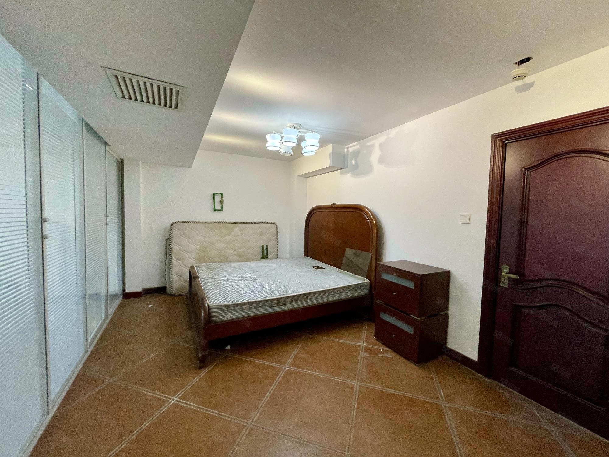 澳景園5室3廳4衛(wèi)475.78㎡南北1999萬