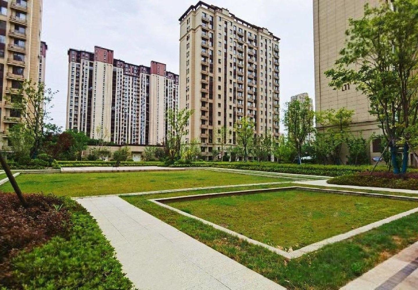 正荣府新出急售140平136万15楼满两年位置好