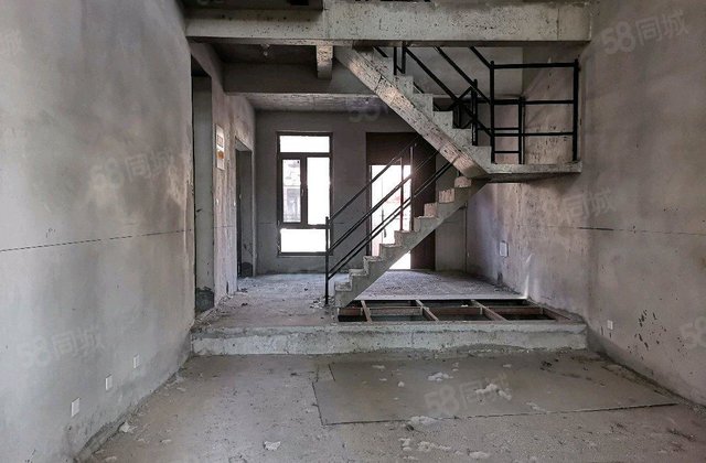 聊城南部  性价比超高的别墅带有私家院落别墅已免大税随时看房