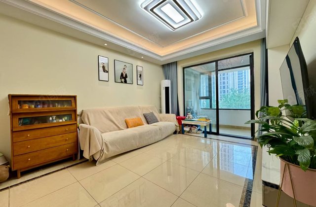 开发区东昌  精装三室  集美壹品 拎包入住