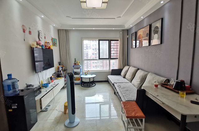 送车位！水岸花语，精装两室南北通透。  十几万！