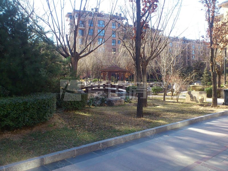 億城西山華府瓏園4室2廳2衛(wèi)176.36㎡南北1600萬(wàn)