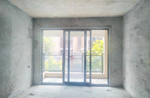 龙光玖御湖4室2厅134.57㎡140万二手房图片