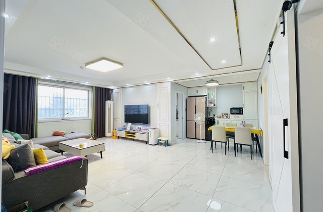 香江 万达 铁投金辰云玺旁 精装三室双卫 带车位储藏室