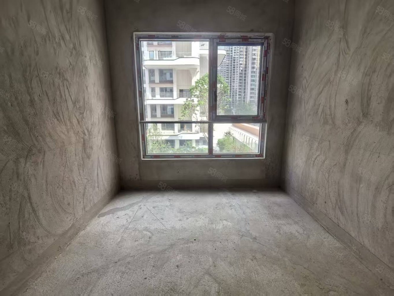 国瑞麓林府4室2厅3卫143㎡南北139.9万