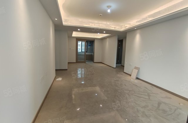 昌润路新一中旁， 密度低 精装好房 次新小区 南北通透