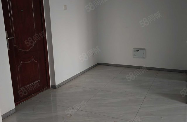 星美城市广场两室两厅一厨一卫，东边户，观景房送地下室房东直卖