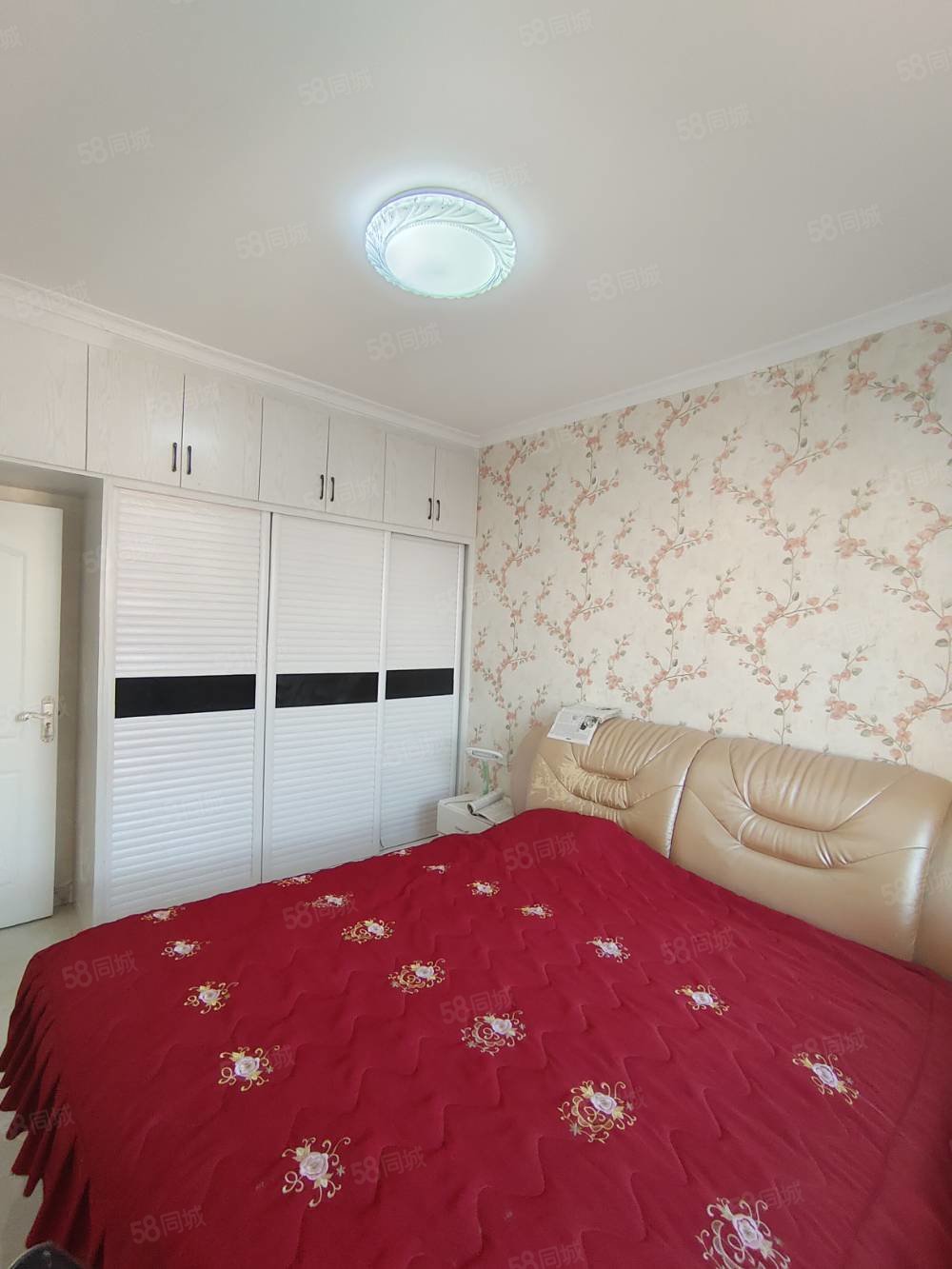 青湖铭城3室2厅2卫150㎡南北55万