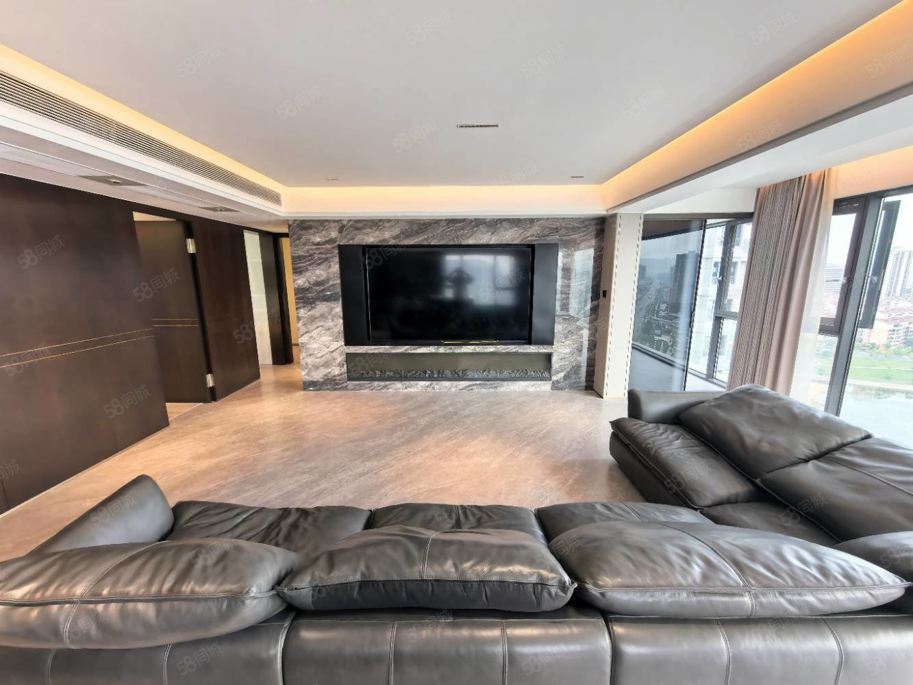 天秀湾4室2厅2卫202㎡南北258万