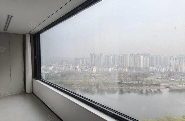 房东诚心出售，光装修花了50万一天未住  观景星光珺园