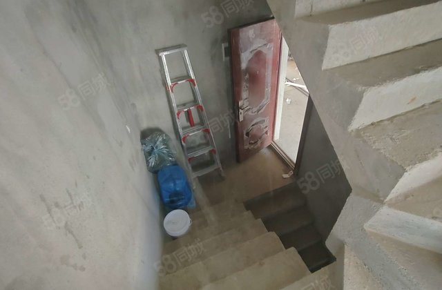 观澜豪庭4室2厅268㎡167.8万二手房图片
