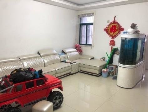 区妇幼对过 电梯房 边户 大窗户 昌润路 车位储 香江附近