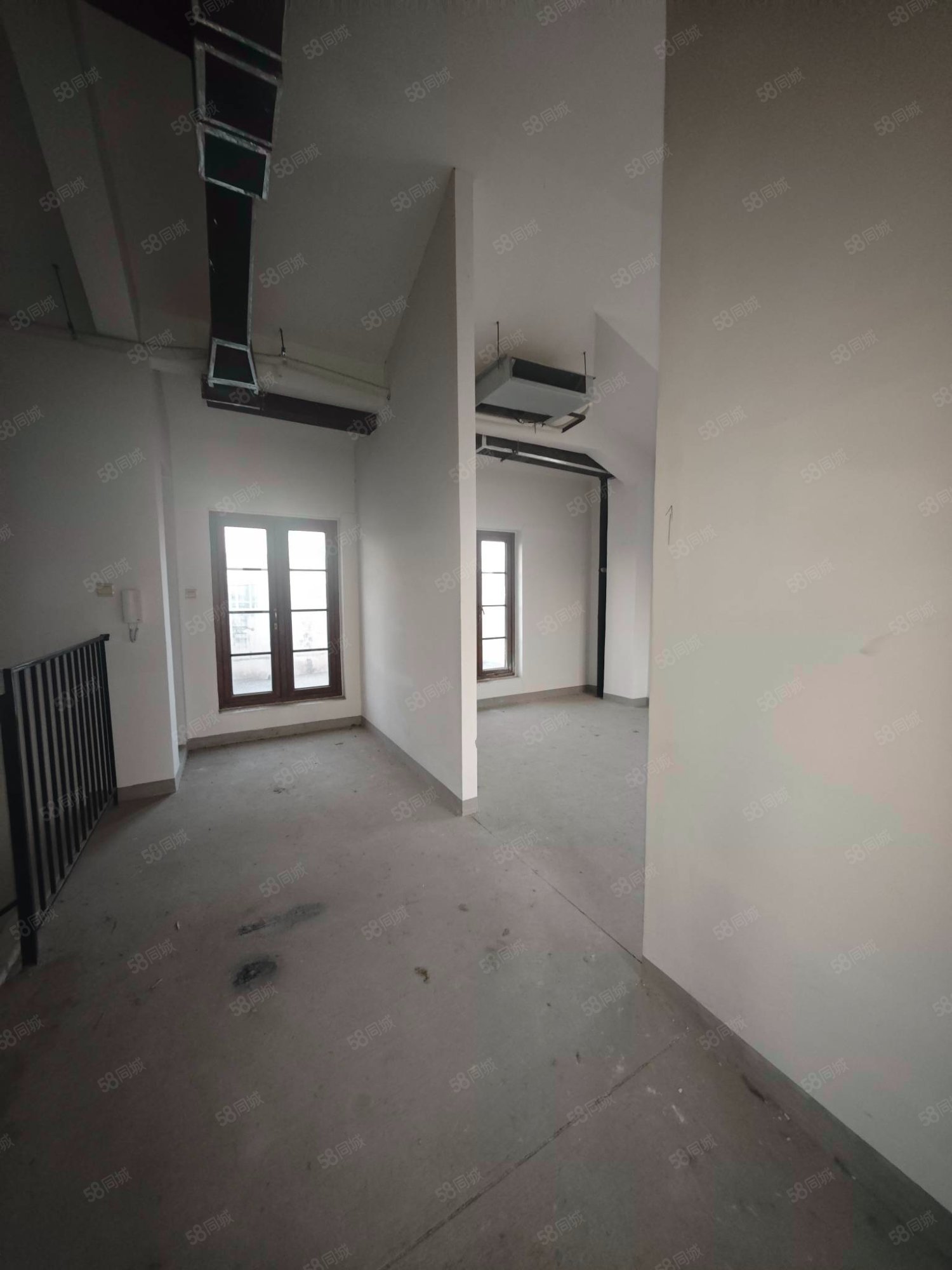 融創(chuàng)千章墅4室2廳3衛(wèi)256.09㎡南北970萬