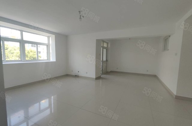 急售！邻汽车总站！邻水晶丽城！送储！三室朝阳！随时看房！