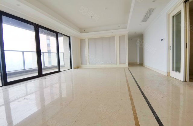 融创玖棠府4室2厅180㎡360万二手房图片