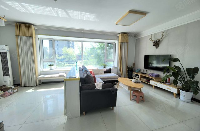 业主急售，昌润莲城东边户，三室两厅精装修免大税