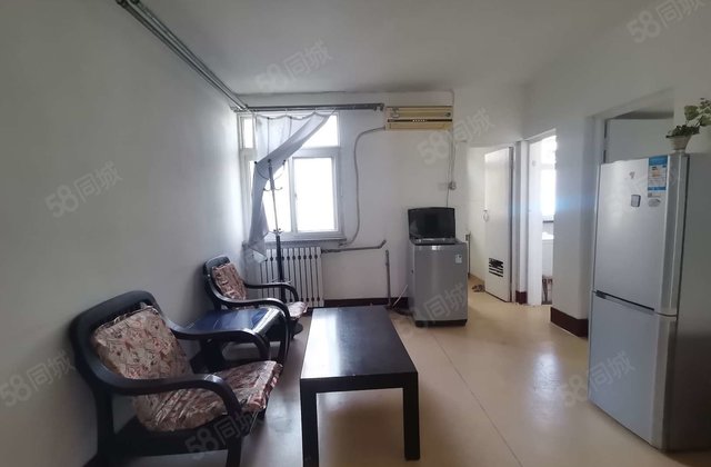 名人苑旁 3楼 东边户 标准三室 55万 免大税 停车方便