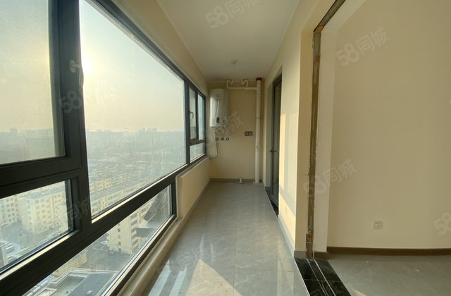 三室双阳台 带车储 新房未住 前排无遮挡 领秀 理想城 万达