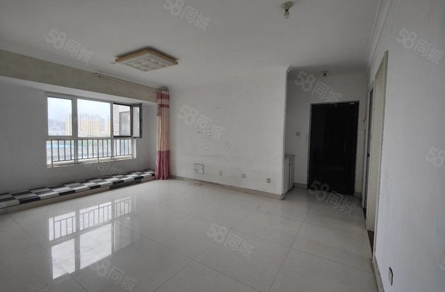 开发区东昌中学 三室两厅两卫带车位 东边户好楼层 诚心出售