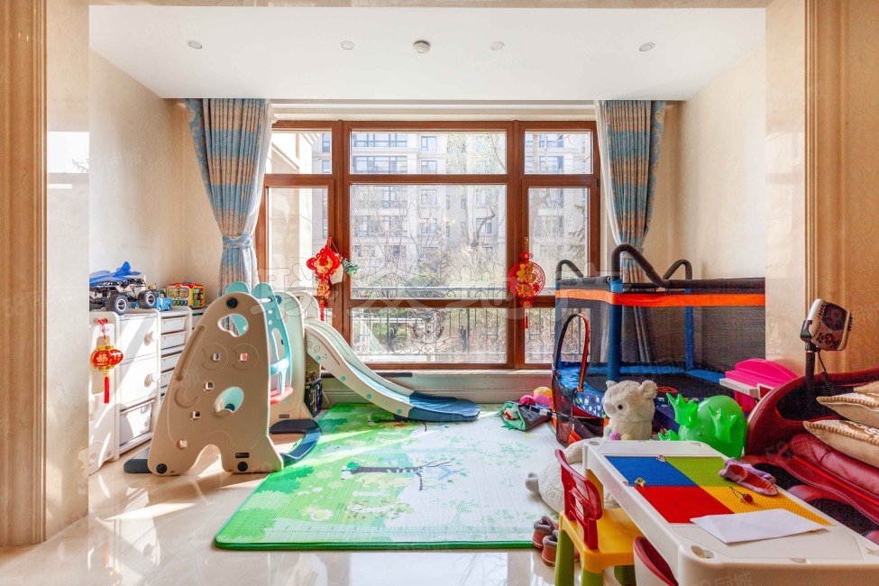 興創(chuàng)屹墅2室2廳2衛(wèi)147.73㎡南北1100萬(wàn)