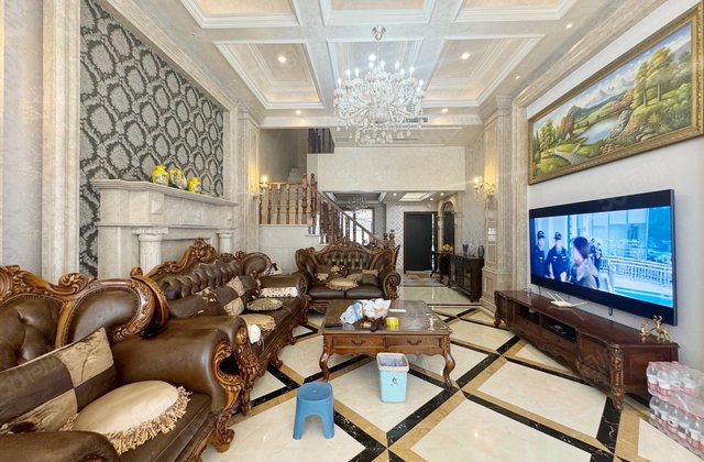 逸翠庄园(南区)5室2厅201.34㎡298万二手房图片