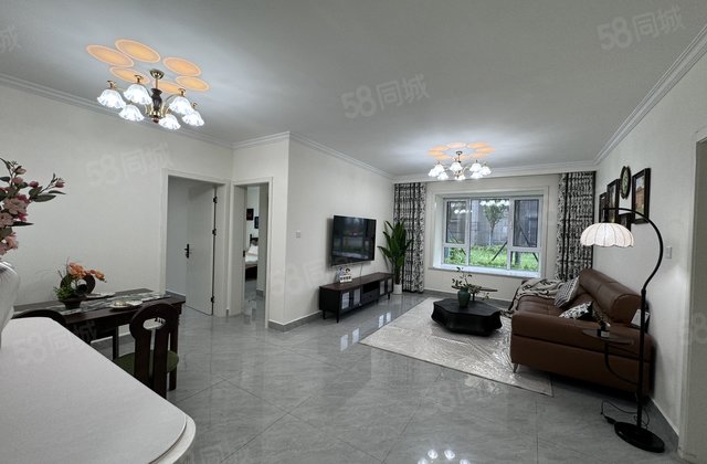 水城悦府，万达北阿卡六期，带车位储藏室，带家具家电边户