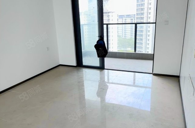 华润置地瑞府西区5室2厅136㎡350万二手房图片