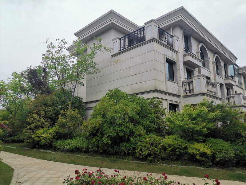 宝信润山 大户型别墅 挑高客厅 人车分流 集中供暖 老证过户