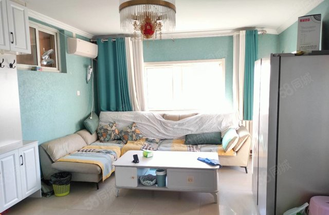 单价4千多，带露台，精装修，边户，明星小区二期，车位多，送储