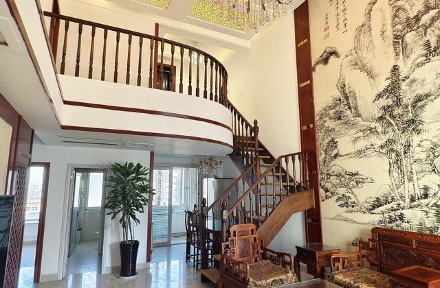 急售实验体育场旁奥森花园复式楼五室送双车位地下室送精装有钥匙