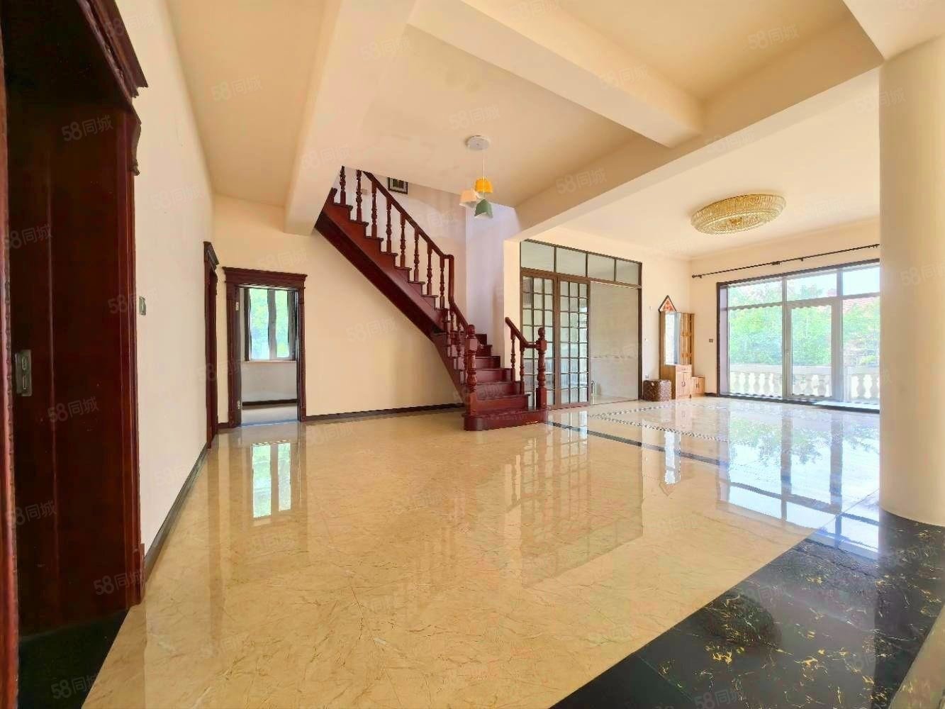 碧水莊園5室2廳5衛(wèi)344㎡南北1700萬