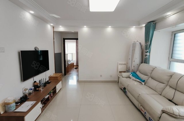 前排阿尔卡迪亚边户 光明小學对过！精装三室带储！七中 电大！