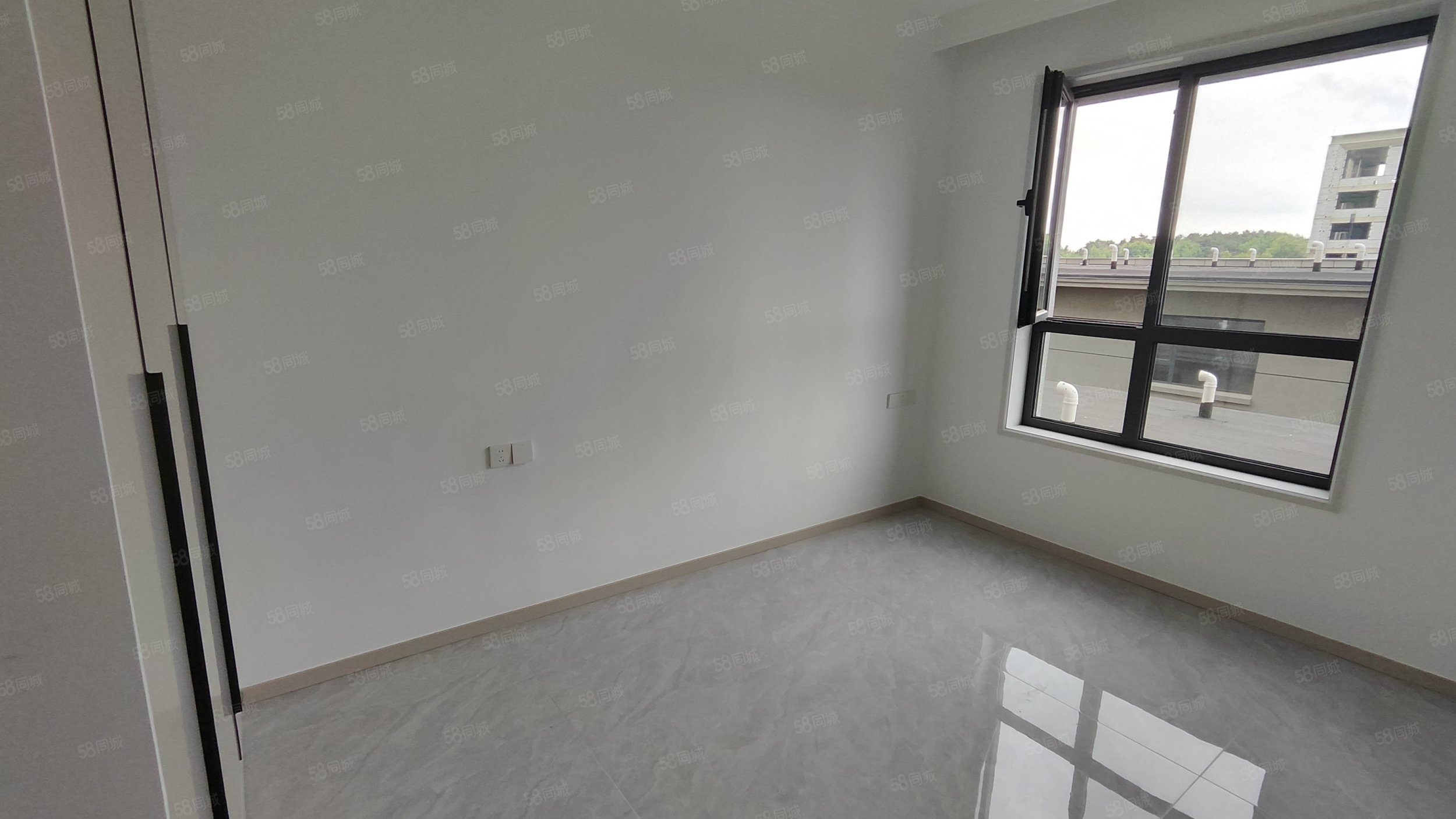 书香门第3室2厅2卫128.45㎡东58万