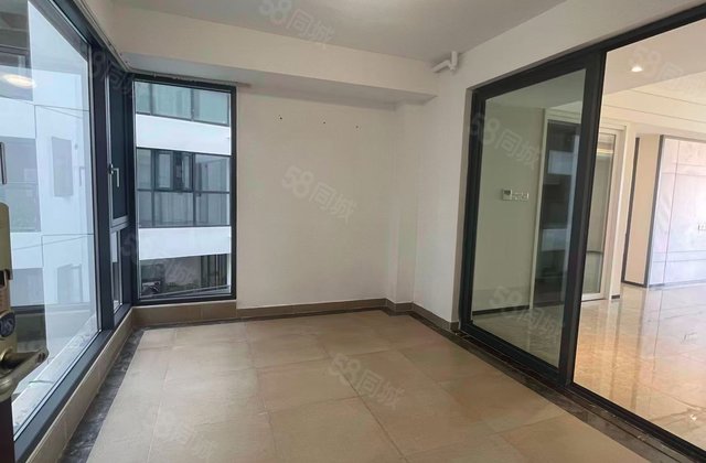 鸿洲天玺2室2厅82㎡300万二手房图片