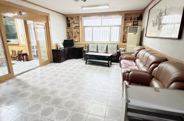 出行方便 低密宜居 中间楼层采光好 南北通透 近医院 满二