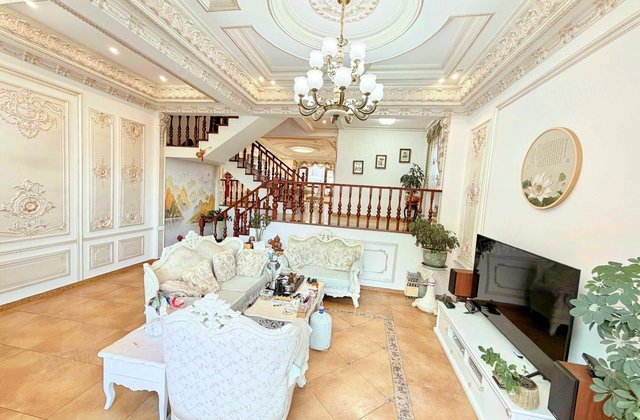 保利林语5室3厅267㎡360万二手房图片