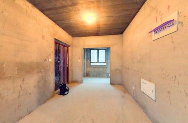 万瑞林山翠语4室2厅137.26㎡69万二手房图片