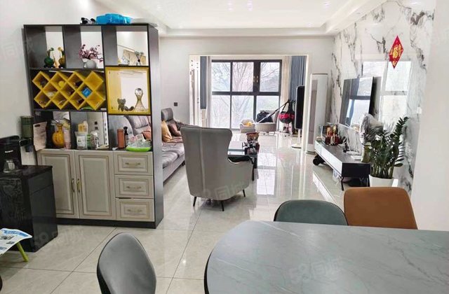 保利百合郡4室2厅131.35㎡122万二手房图片