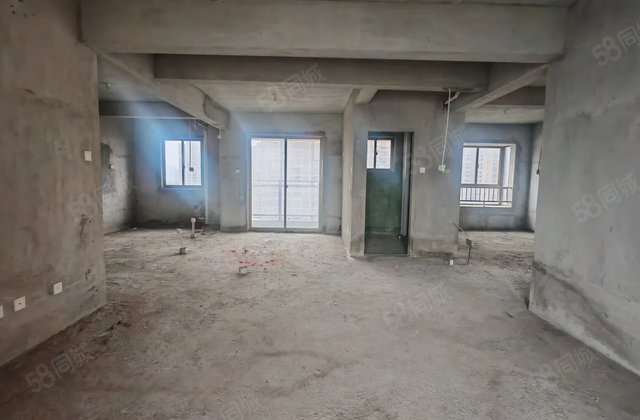 东晟泰怡园4室2厅136.01㎡136万二手房图片
