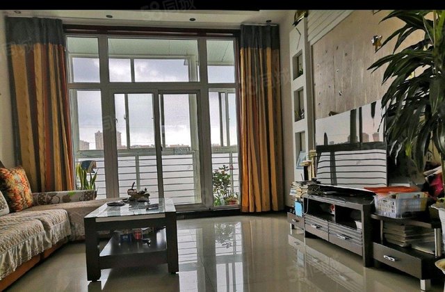 丽湖国际城(一期三期)3室2厅2卫3室2厅2卫128㎡南北共5层丽湖国际城