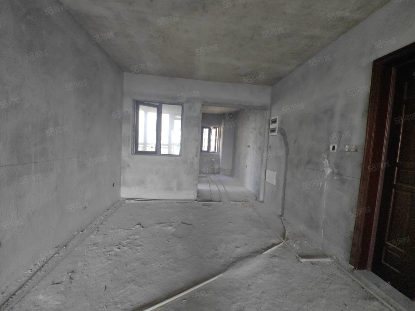 恒大绿洲4室2厅2卫150㎡南北87.8万