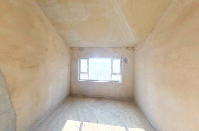 荣鼎康城(B区)5室3厅181㎡68万二手房图片