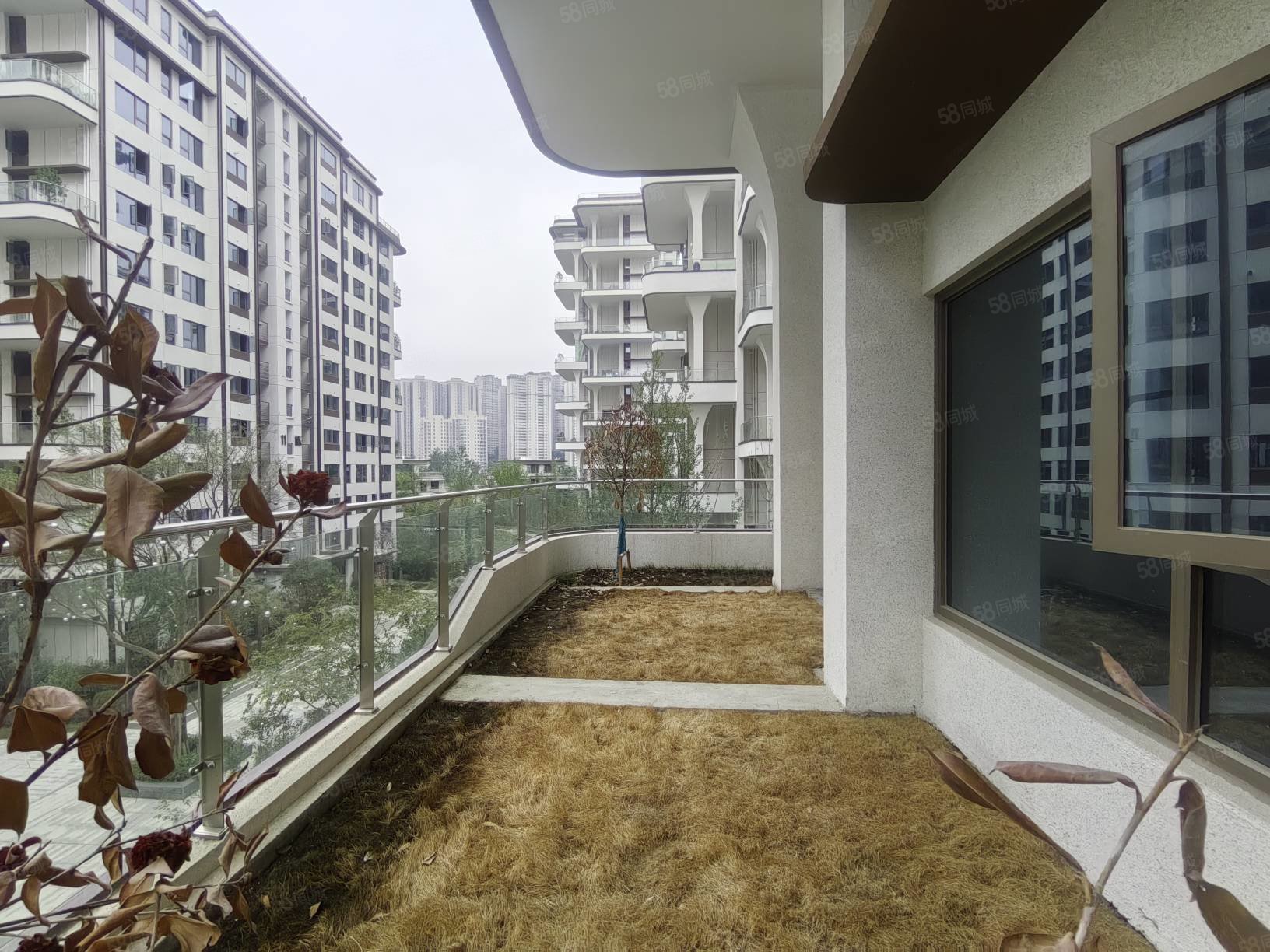 国瑞麓林府4室2厅3卫142㎡南北125万